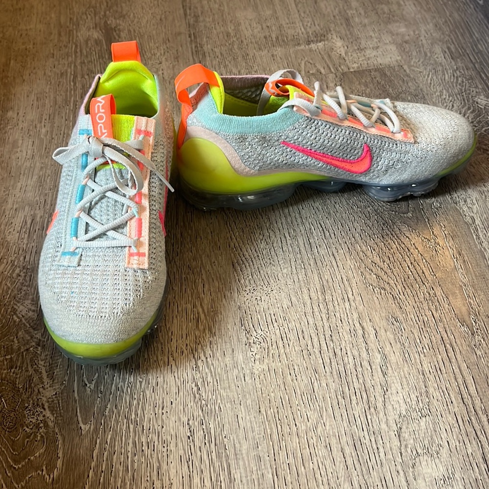 Nike Air Vapormax Flyknit Neon Colorway Wmns Size: 6.5